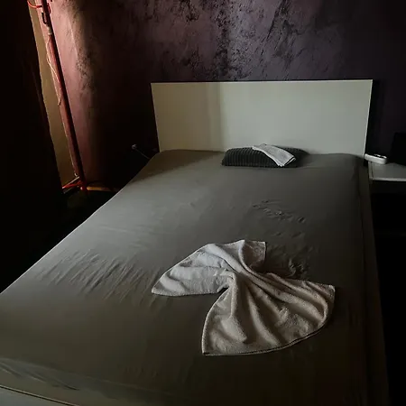 Lore Apartment *